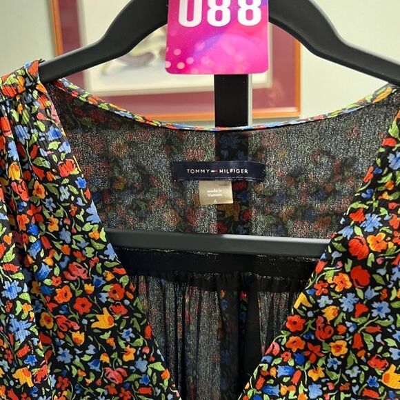 NWOT Tommy Hilfiger Floral Wrap Dress V-Neck Size 4 #088 - Picture 2 of 11